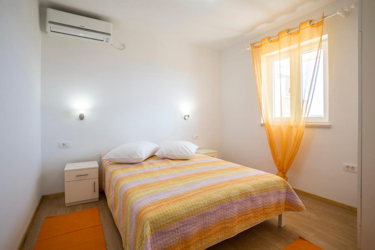 Apartmani Bezmalinovic Bol Luaran gambar