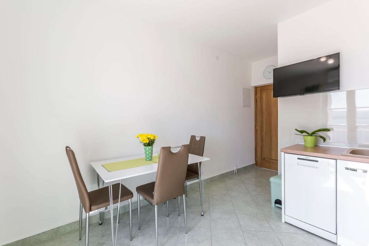 Apartmani Bezmalinovic Bol Luaran gambar