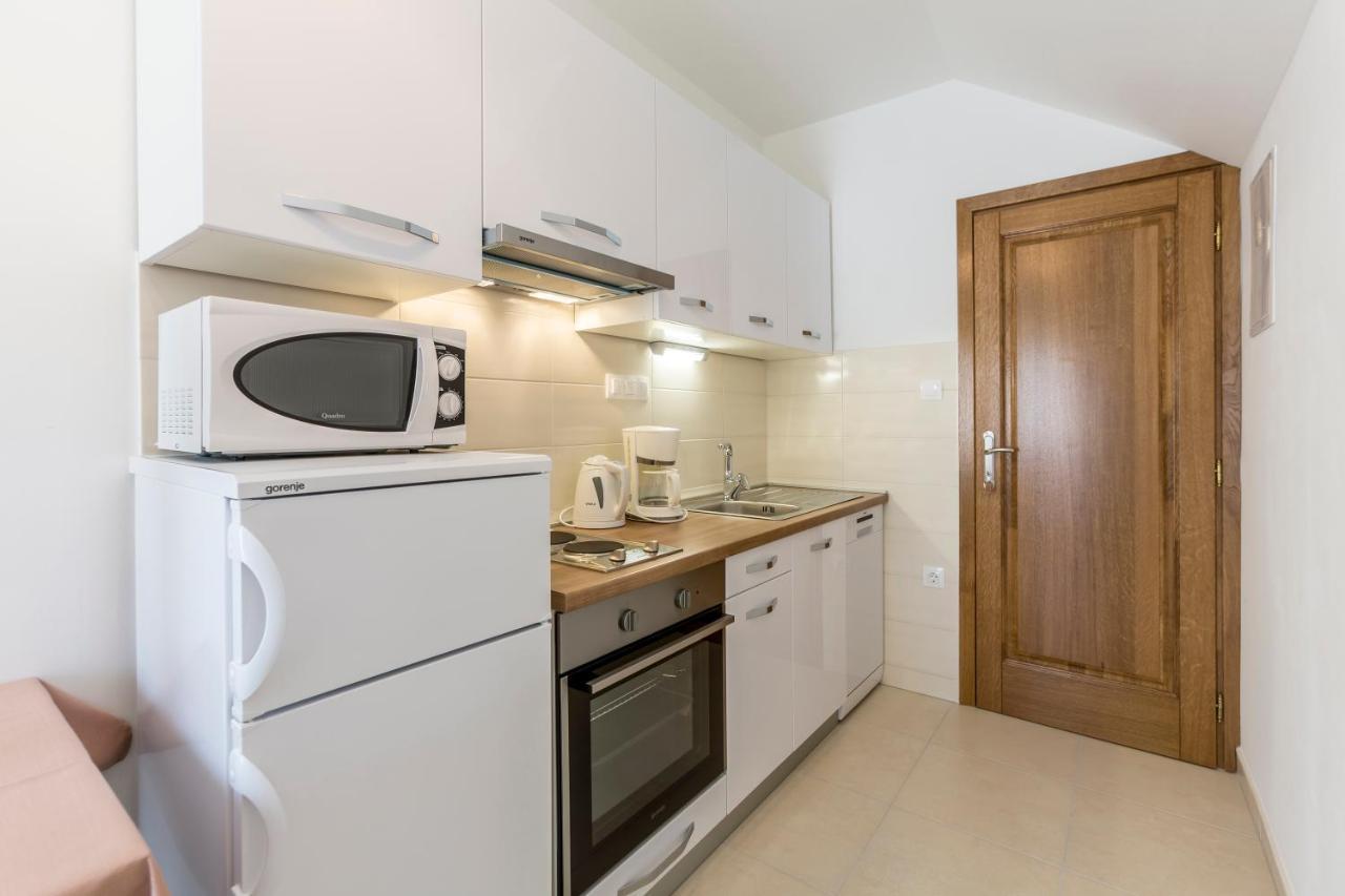 Apartmani Bezmalinovic Bol Luaran gambar