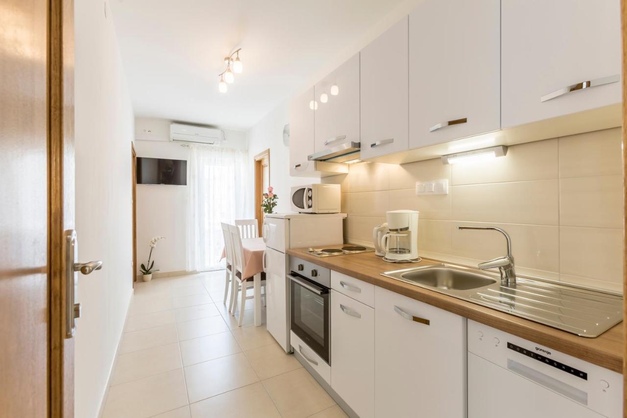 Apartmani Bezmalinovic Bol Luaran gambar