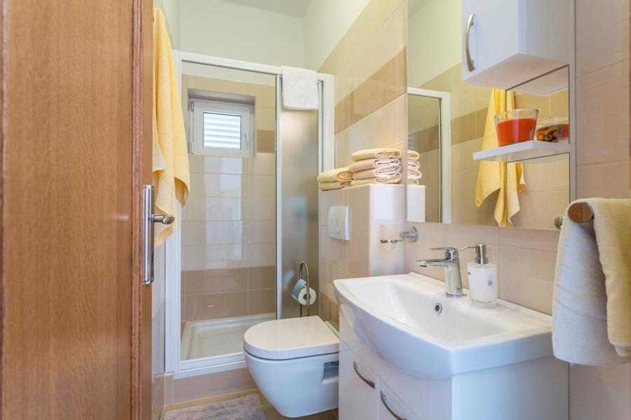 Apartmani Bezmalinovic Bol Luaran gambar